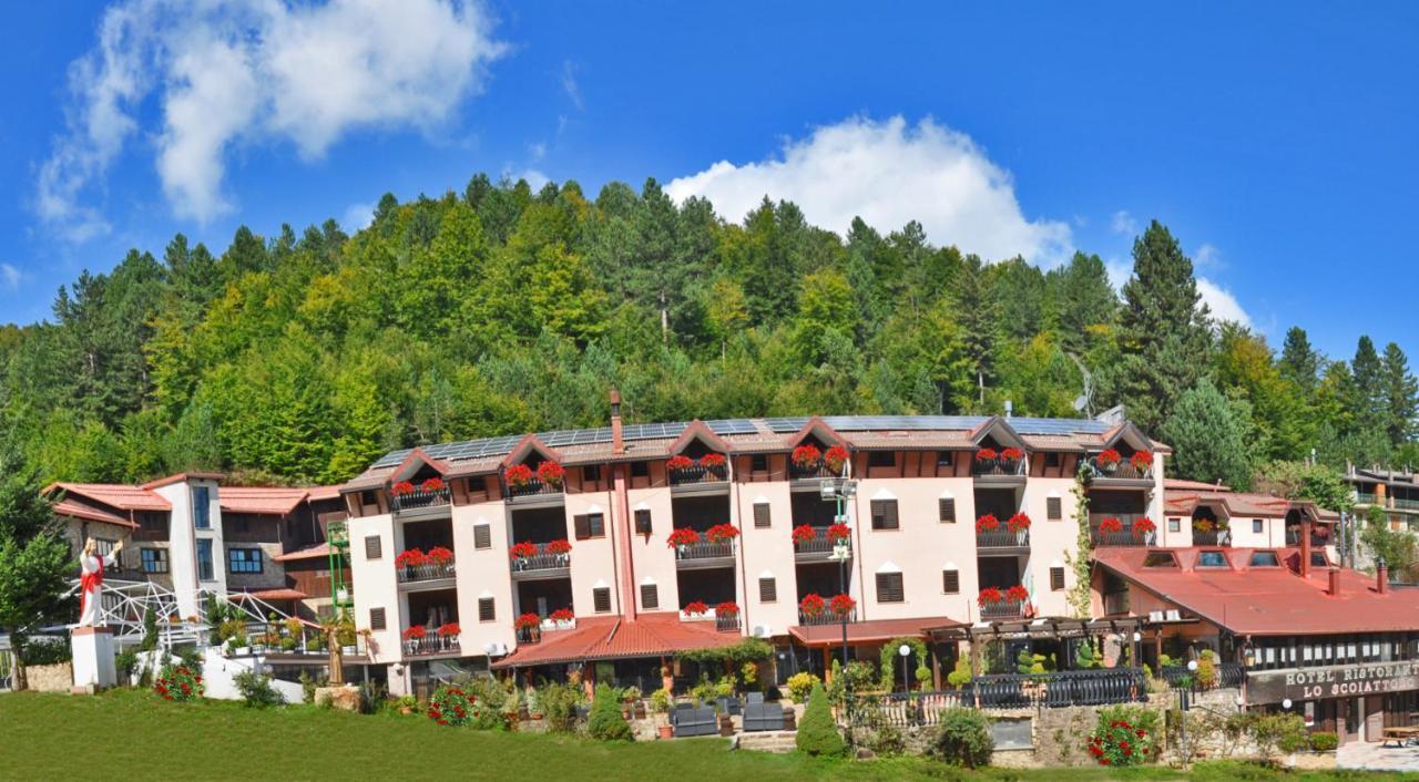 Hotel Lo Scoiattolo Cotronei Екстер'єр фото